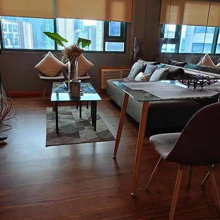 Loft Condo Beside Shangri-La Fort マニラ市 エクステリア 写真
