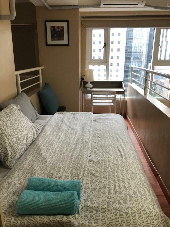 Loft Condo Beside Shangri-La Fort マニラ市 エクステリア 写真